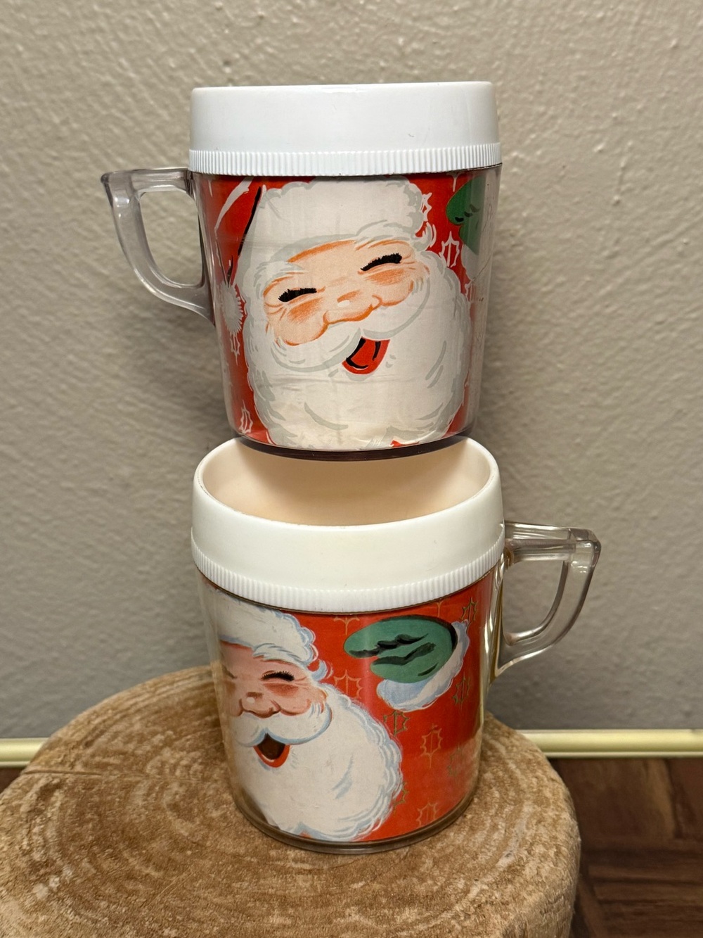 Vintage Plastic Handled Santa Holiday Insulated Retro Mug Set Of 2